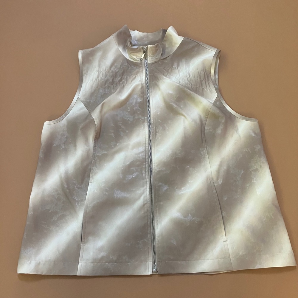 Chico's Zenergy Neema Vest Womens 3 XL Gold Ombre Sleeveless‎ Full Zip Pockets